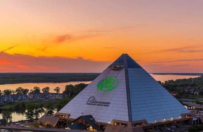 Memphis, Tennessee, Bass Pro Shops at The Pyramid, Bass Pro Shops, Big Cypress Lodge