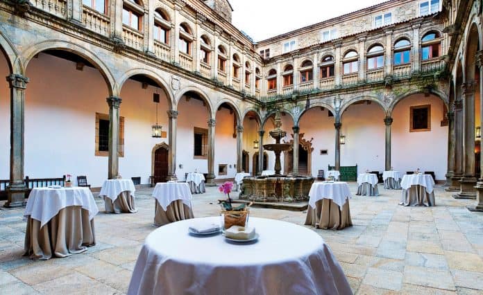 Courtyard-at-the-Parador-de-Santiago-Compostela