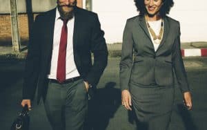 Business people walking together in the city accessible meetings, meeting tips, how to, German Convention Bureau, Matthias Schultze