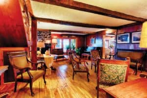Salon-at-Auberge-Handfield