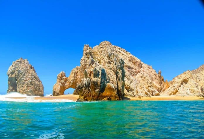 Mexico-Tourism-Board-closes-offices