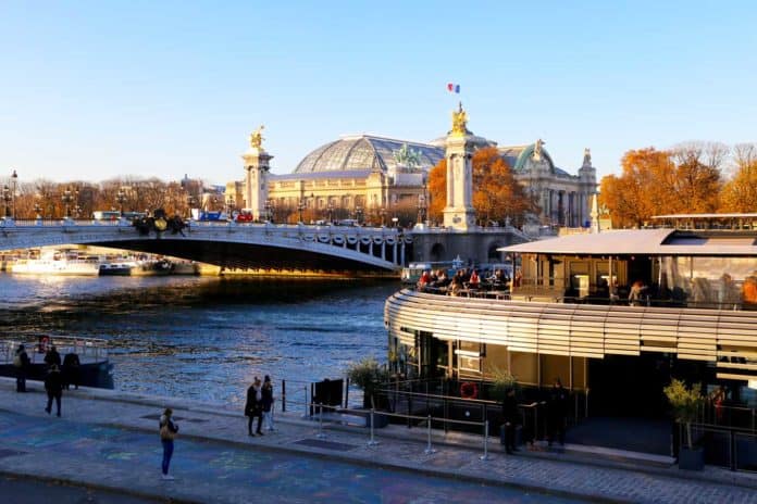 Alexandre-III-Bridge-and-Grand-Palais