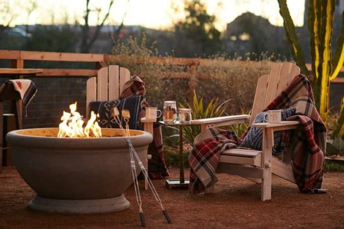 Hotel Drover Fire-Pit_The-Backyard hotels