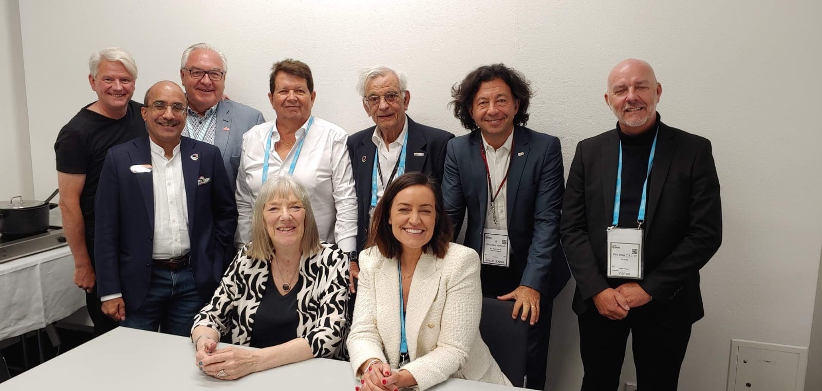 Carolyn Dow, front row left, was much loved incentive indusrtry icon.