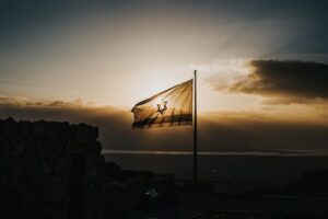 cole-keister-pOCQuo4b-3E-unsplash smaller