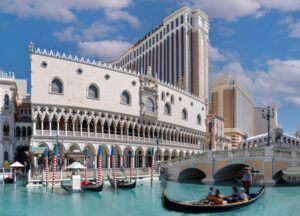 04. The Venetian Resort Las Vegas_Exterior Gondola 800