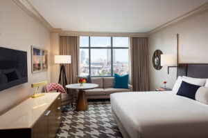 ATLCNN-Omni_Atlanta_Hotel_Centennial_Park-2023_Model_Room__Overview Omni Atlanta Hotel at Centennial Park