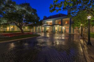 Front Drive at Night - Hyatt Regency Hill Country 800