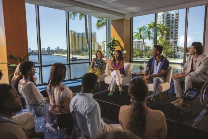 TCC_MtgRm_28A5263 800