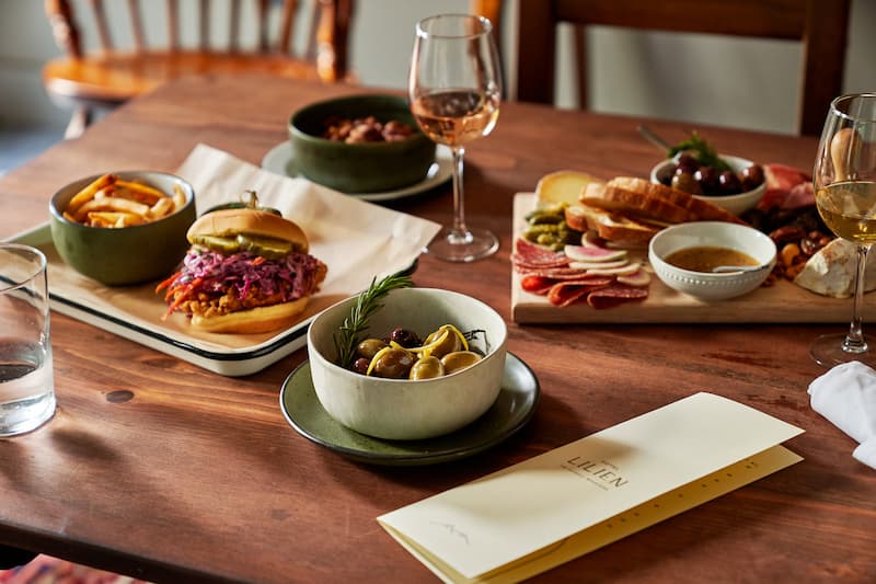 Dining at the Hotel Lilien (Photo by Hotel Lilien).