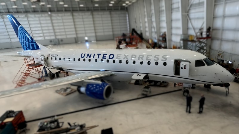 Starlink will debut on the United Express Embraer 175.