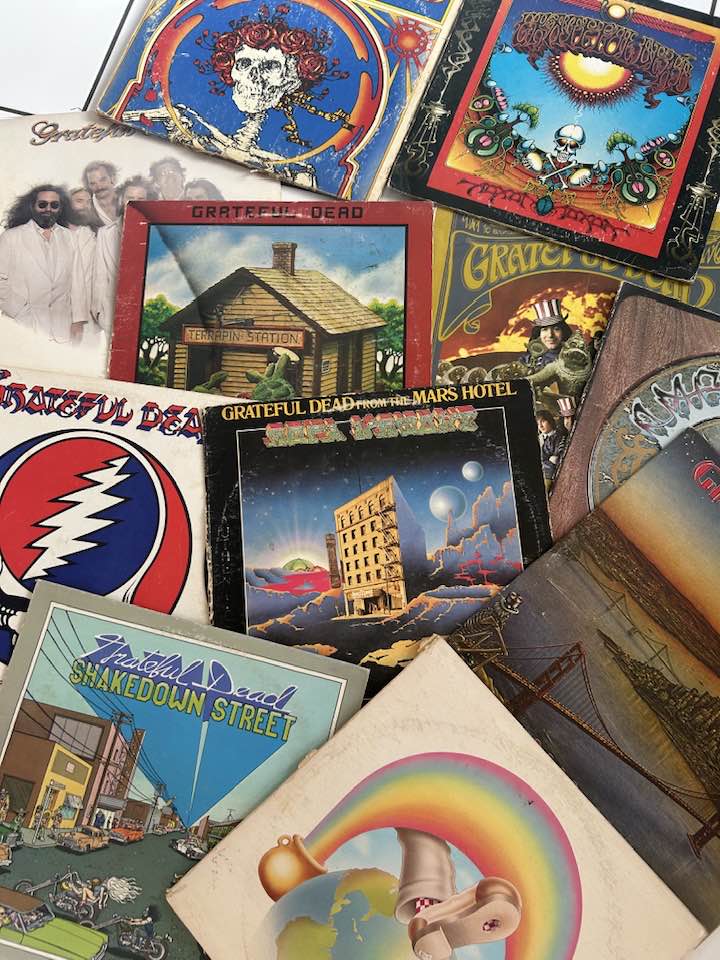 Community Building, Grateful-Dead Style